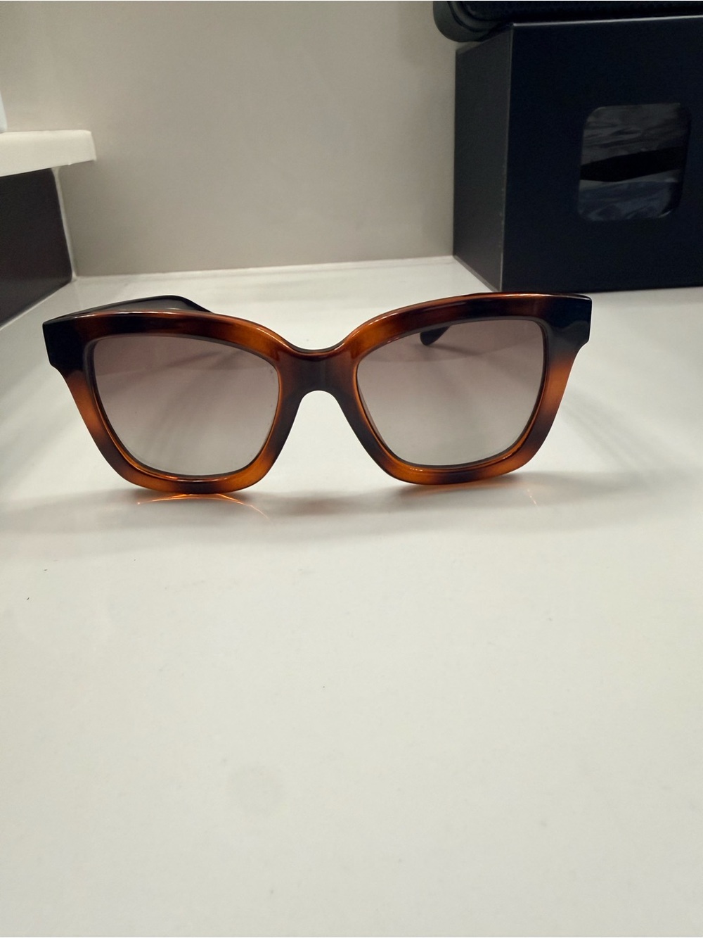 Salvatore Ferragamo Tortoiseshell Cat-Eye Sunglasses - Brown